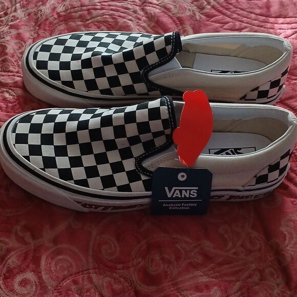Vans - Picture 1 of 6